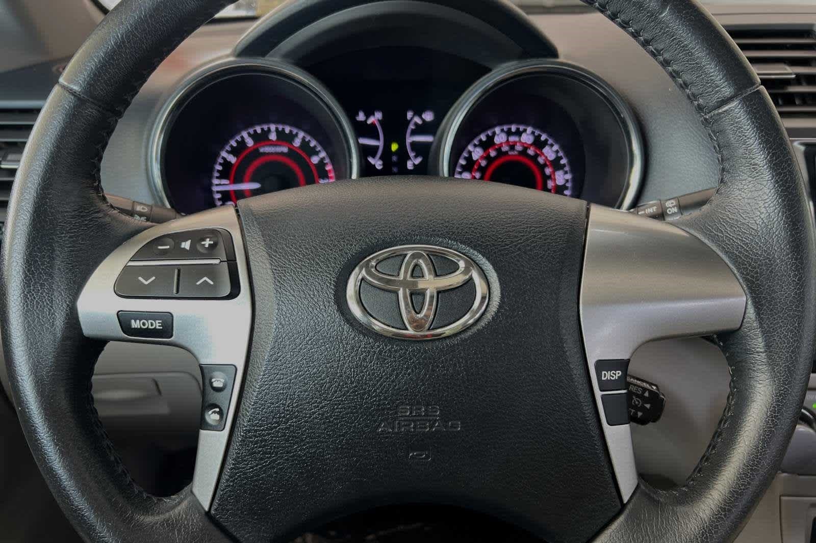 2013 Toyota Highlander SE